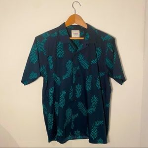 KATIN Short Sleeve Button Up - M